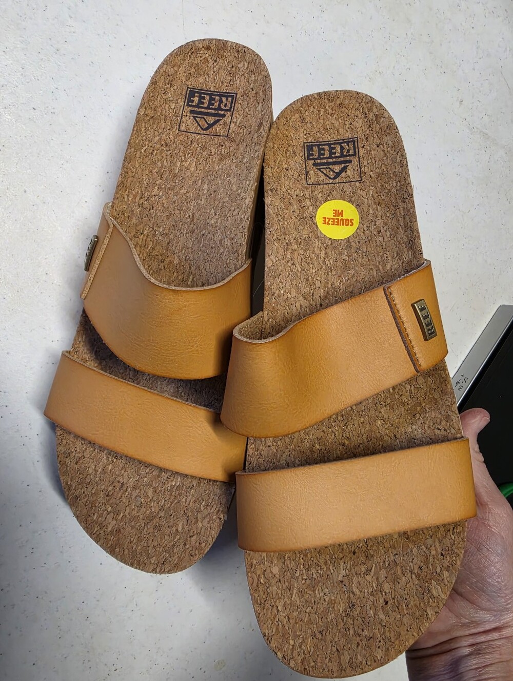 NWOT Reef Cushion Vista Hi 2.5 Platform Slide Sandals Tan Brown Size 10